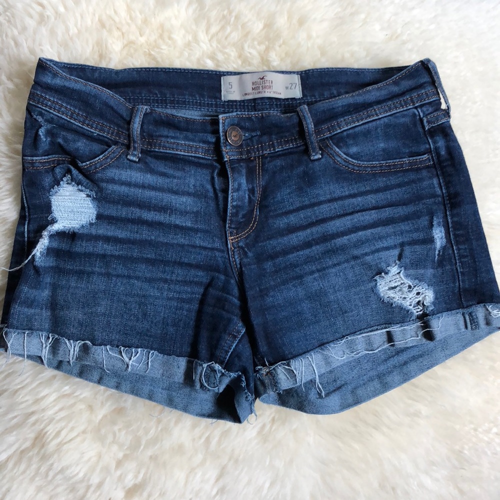 Hollister midi shorts.